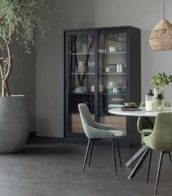 Exclusive James Vitrinekast - Grenen - Zwart - 200x125x47 8 Exclusive James Vitrinekast - Grenen - Zwart - 200x125x47 -Meubilair Verkoop 2bf4df19f3ef4e79bf2e50b993325d25