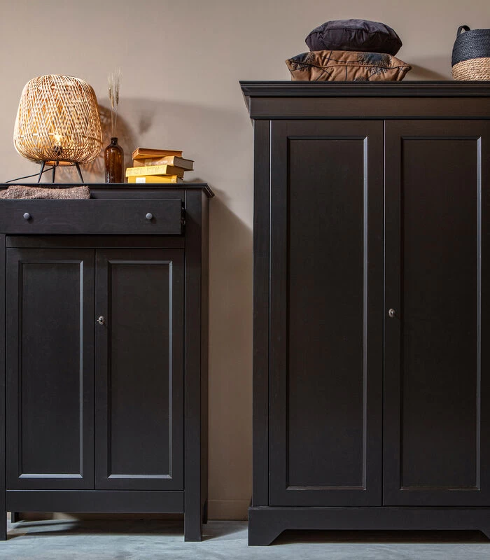 WOOOD Eva Meidenkast - Grenen Geborsteld - Zwart - 150x93x40 5 WOOOD Eva Meidenkast - Grenen Geborsteld - Zwart - 150x93x40 - Afbeelding 3